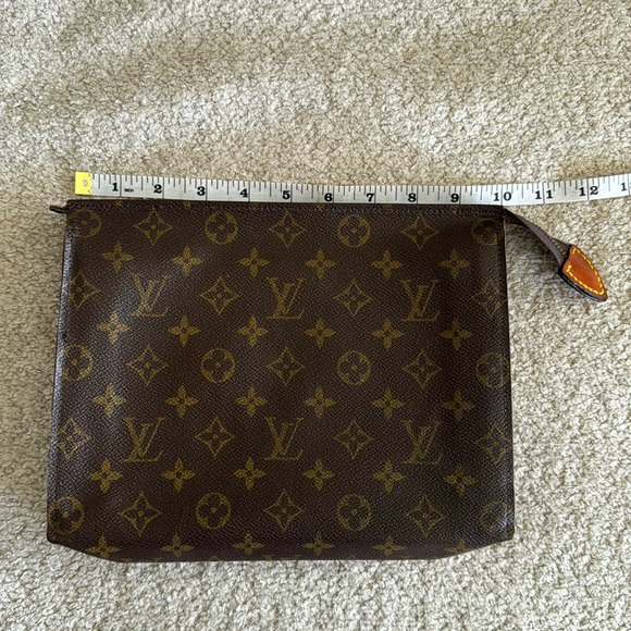 Louis Vuitton pouch - Picture 2 of 14